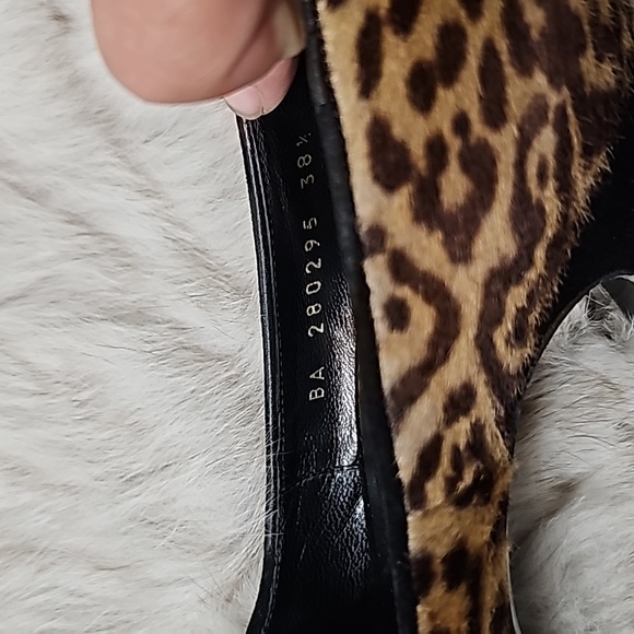 YVES Saint Laurant Leopard Tribute Two Pony High Heel Pumps Sz 38.5 - Picture 15 of 16